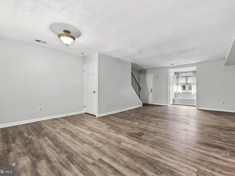 34 Kelmar Ave — Photo 3