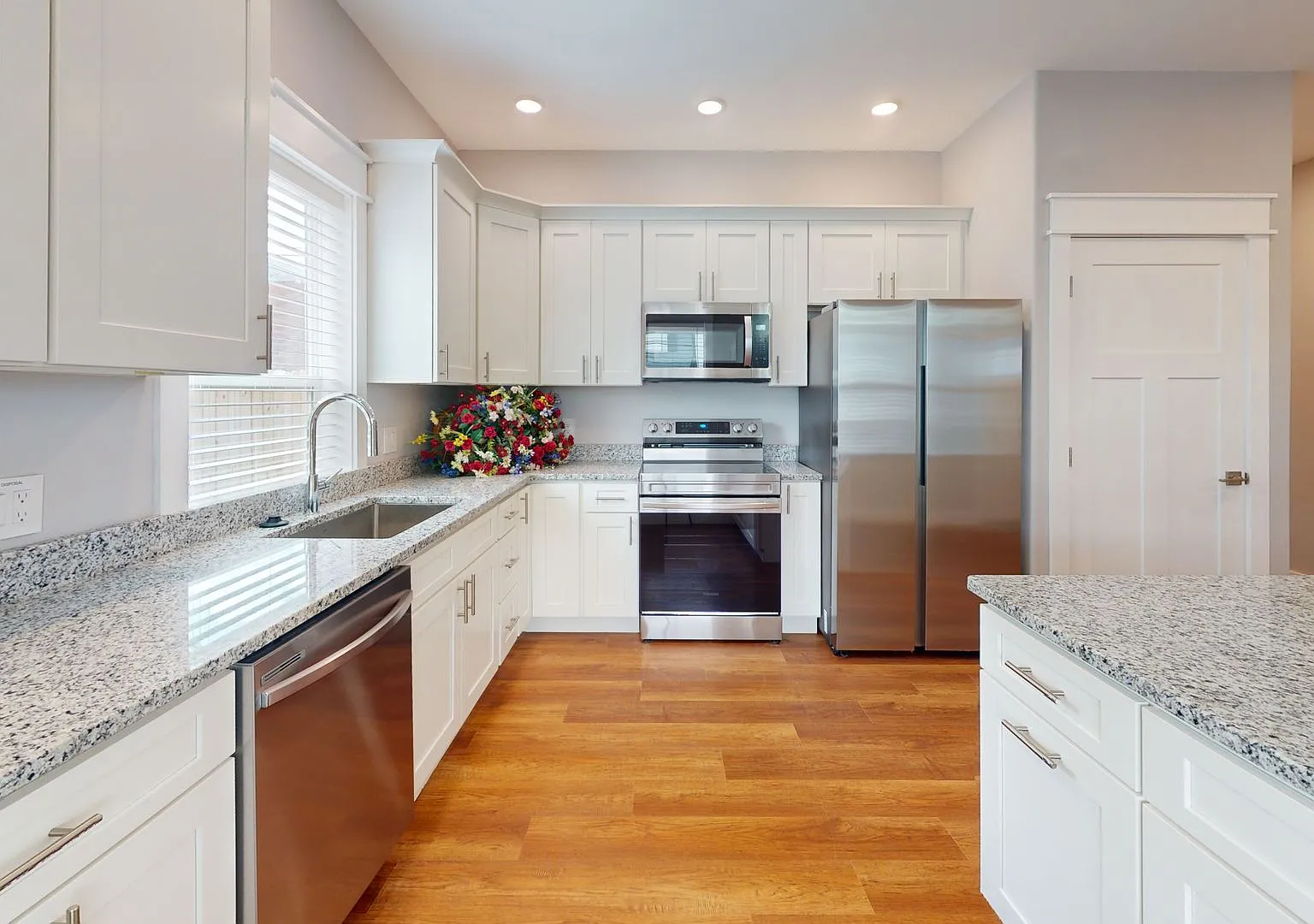 Waitlist for Aug2027Jul2028 Now Open! |Fort Sander Duplex w/ Private Bathrooms | Walk to UTK — Photo 3