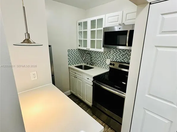 119 Menores Ave APT 5, Coral Gables, FL 33134
