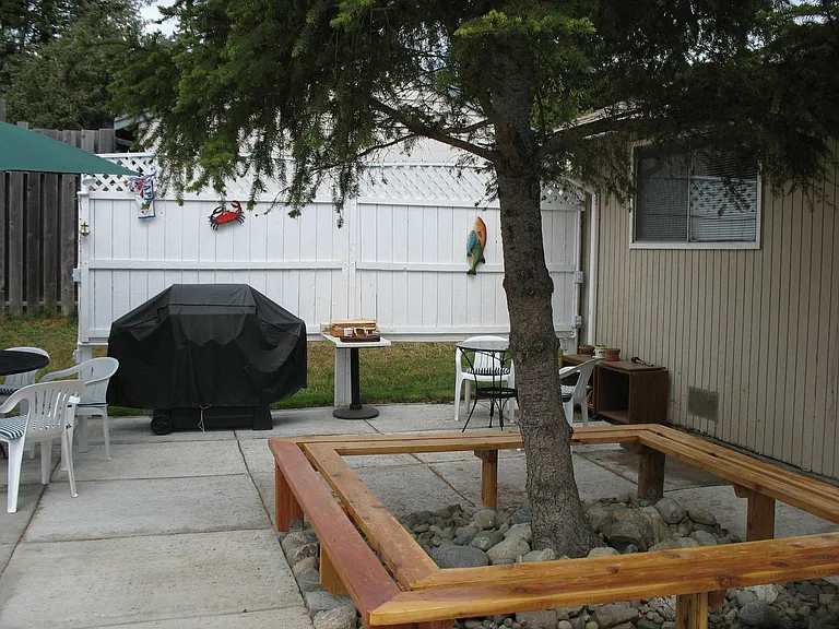 505 Tucker Ave — Photo 2