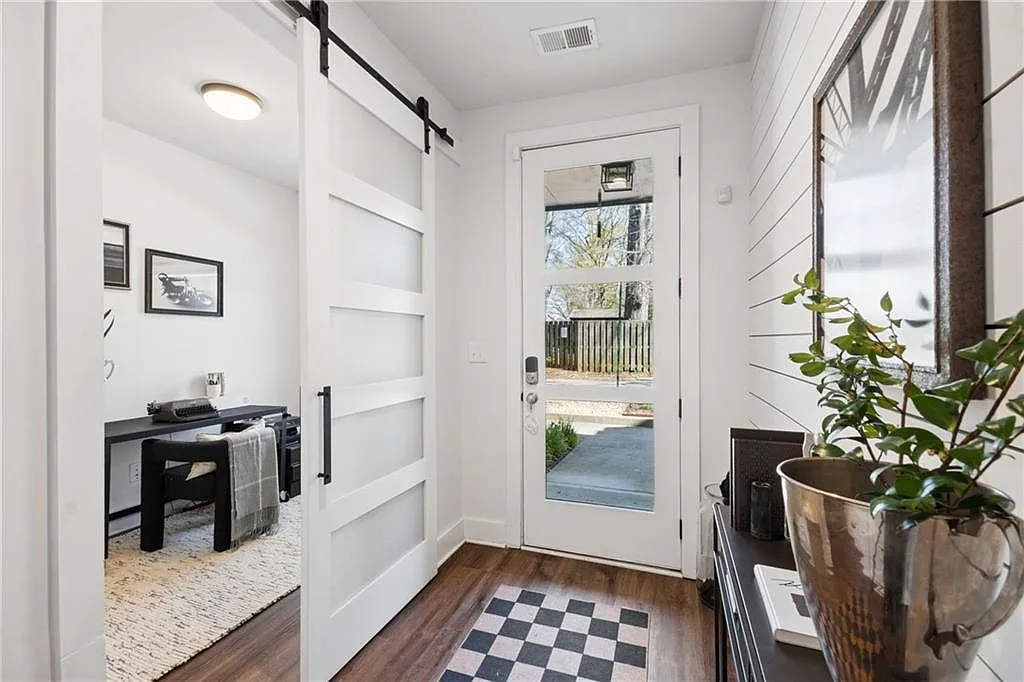 3 bed, 2.5 bath, 1657 sqft, $2,950 — Photo 4