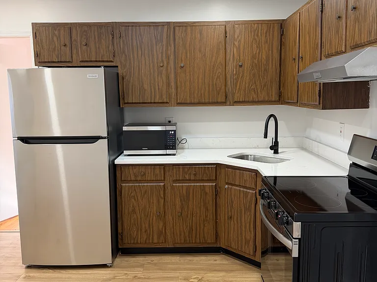 15 College Dr #15 — Photo 2
