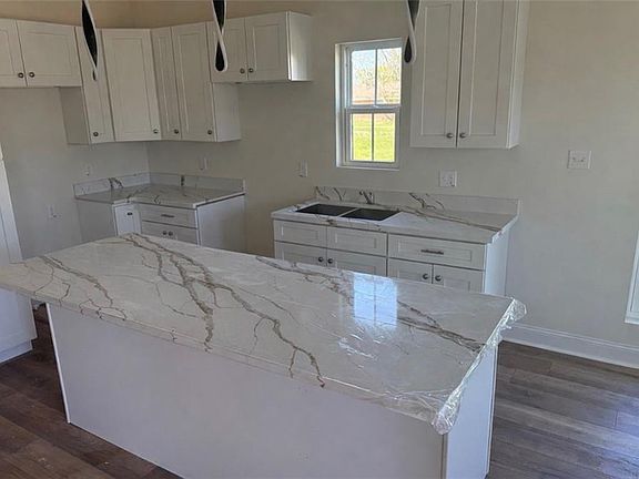 3rd image of 8439 Curran Rd
