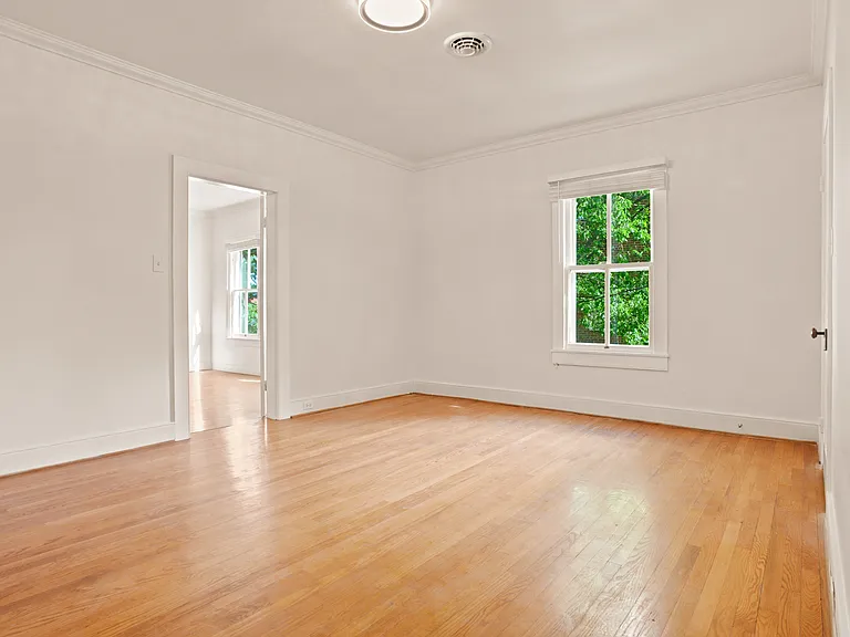 209 N Washington St — Photo 48