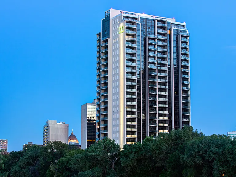 300 Assiniboine Ave — Photo 7