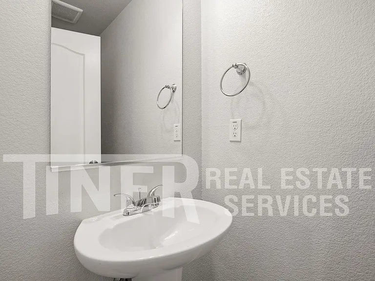 203 Rochdale St — Photo 19