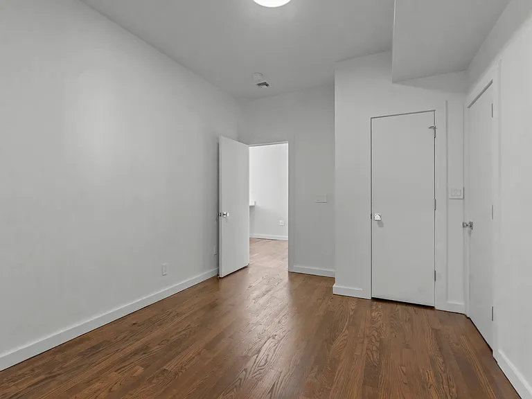 925 Elm St #1 — Photo 18