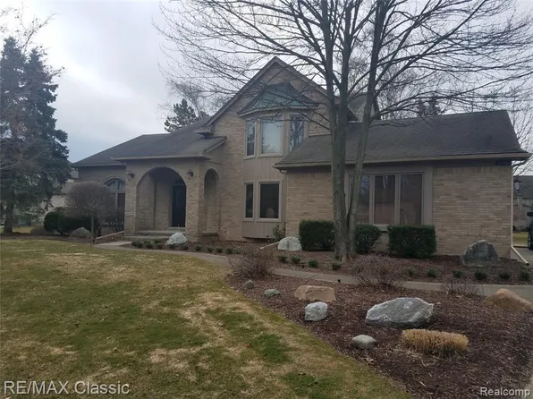 4079 Penrose Ct, Troy, MI 48098