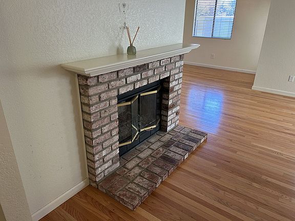 5th image of 366 Park Place Dr