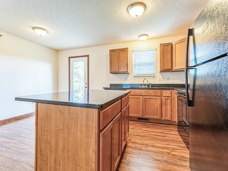 Highland Park Apartment Homes — Photo 34