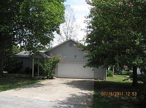 1st image of 3 Sycamore Dr