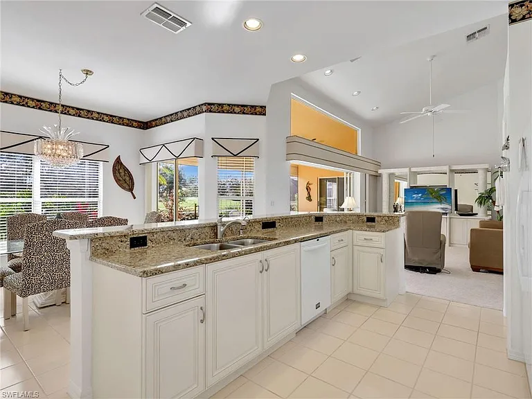 7100 Falcons Glen Blvd — Photo 17