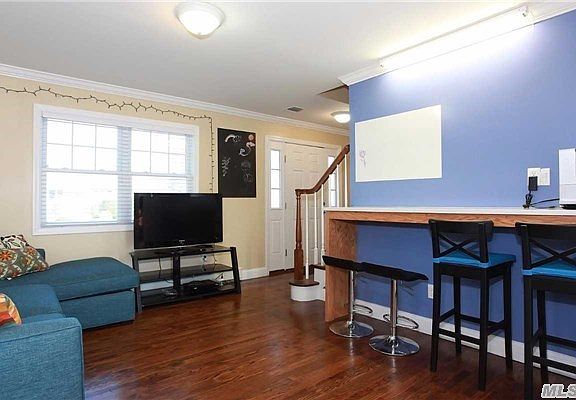 2nd image of 803 Gehrig Ave