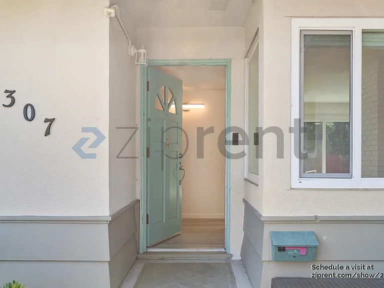 307 Barker St — Photo 3
