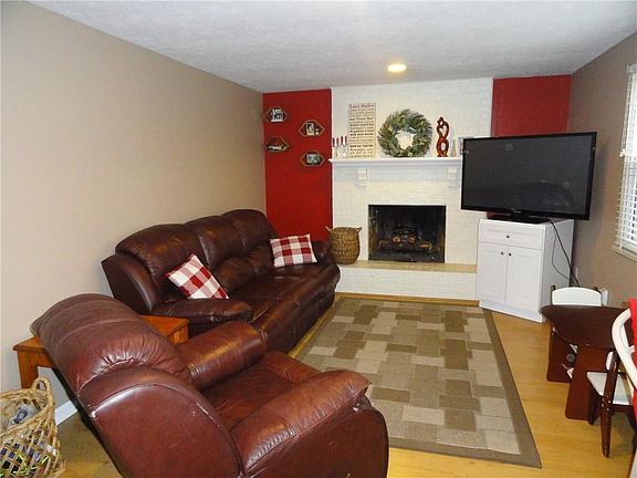 3rd image of 7014 Chimney Rock Ct