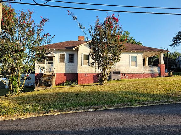 3rd image of 14 Maple St