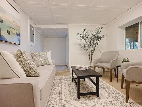 220 Winding Way Photo 1