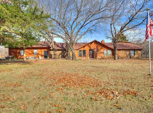 26 Lakeview Dr, Sand Springs, OK 74063