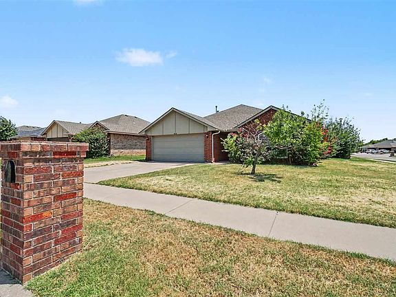 4th image of 4824 SW Waterstone Pl