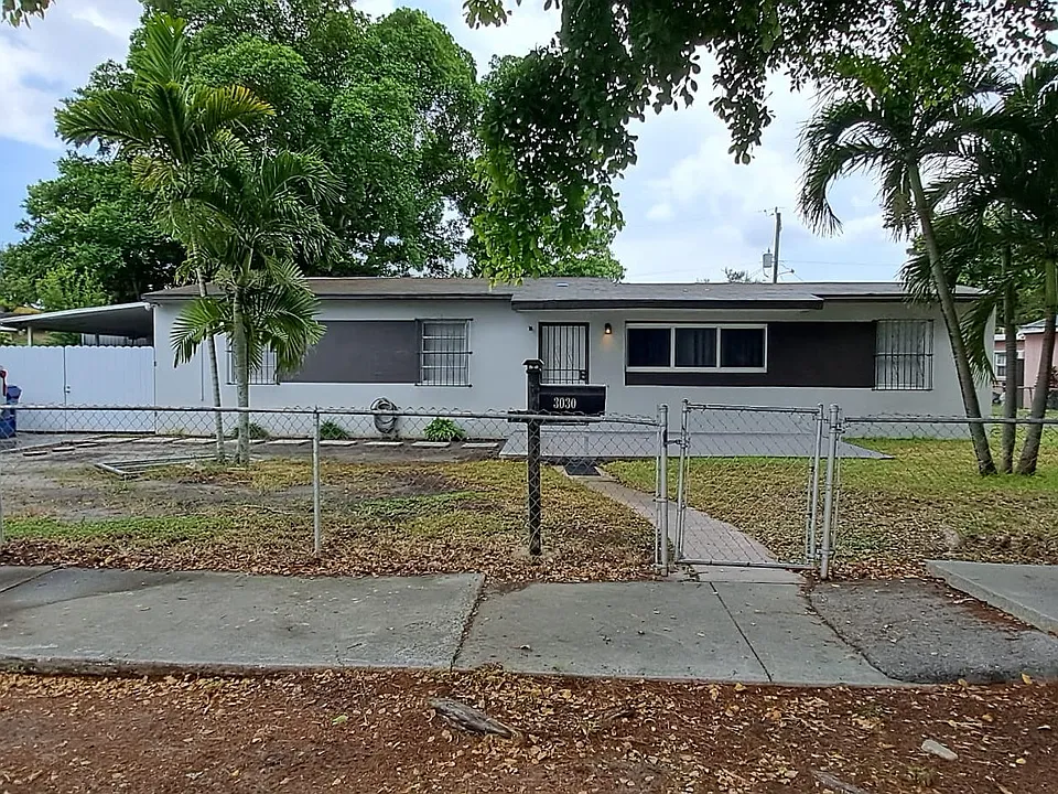3030 NW 68th St
