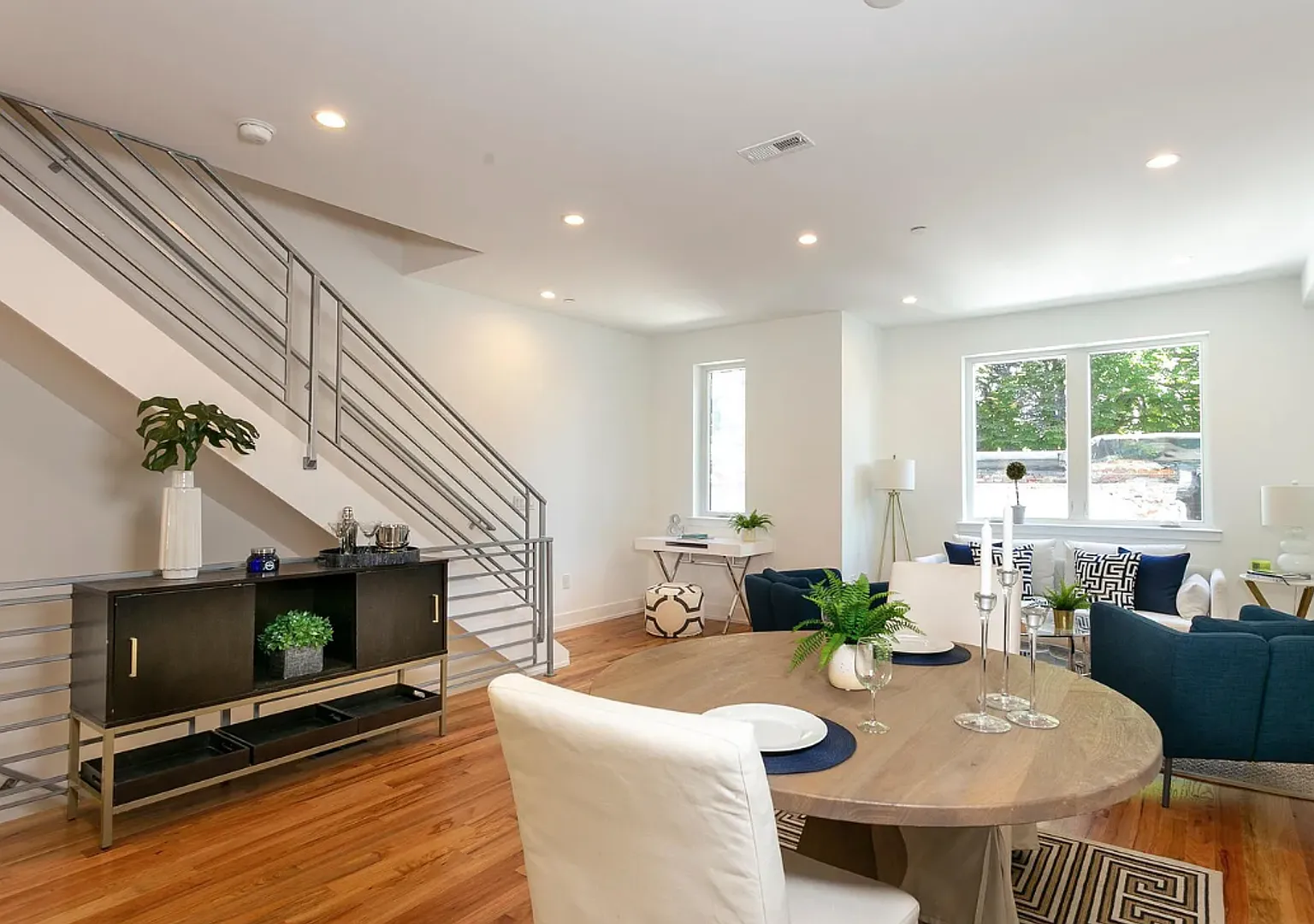 1126 E Palmer St — Photo 4