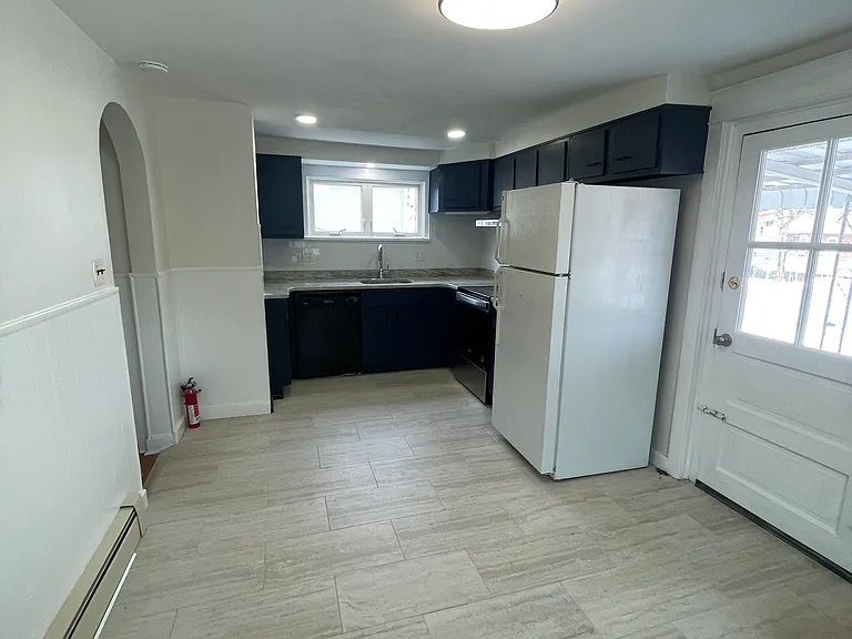 7 W Main St #1 — Photo 8