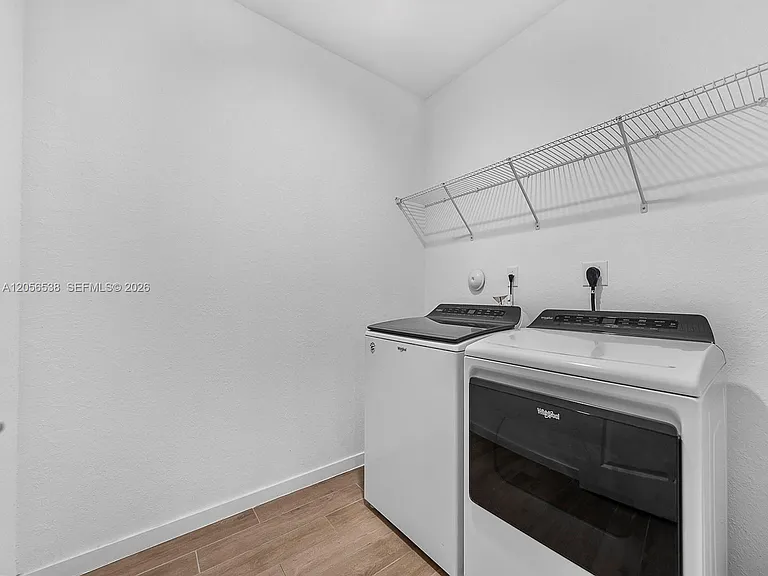 501 NE 6th Ct — Photo 36