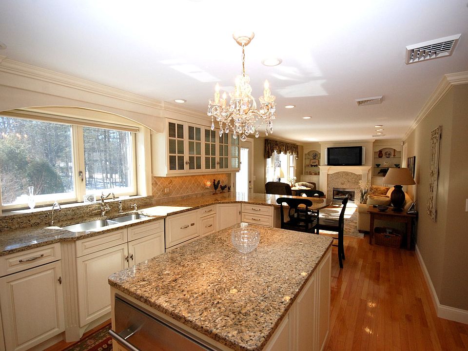 Kitchen / Sitting Room