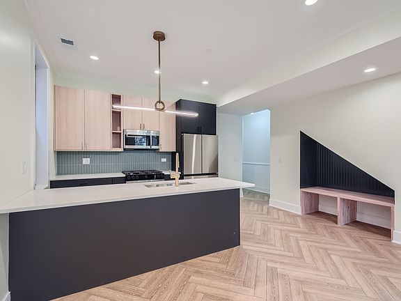 5th image of 1022 N Winchester Ave APT 2