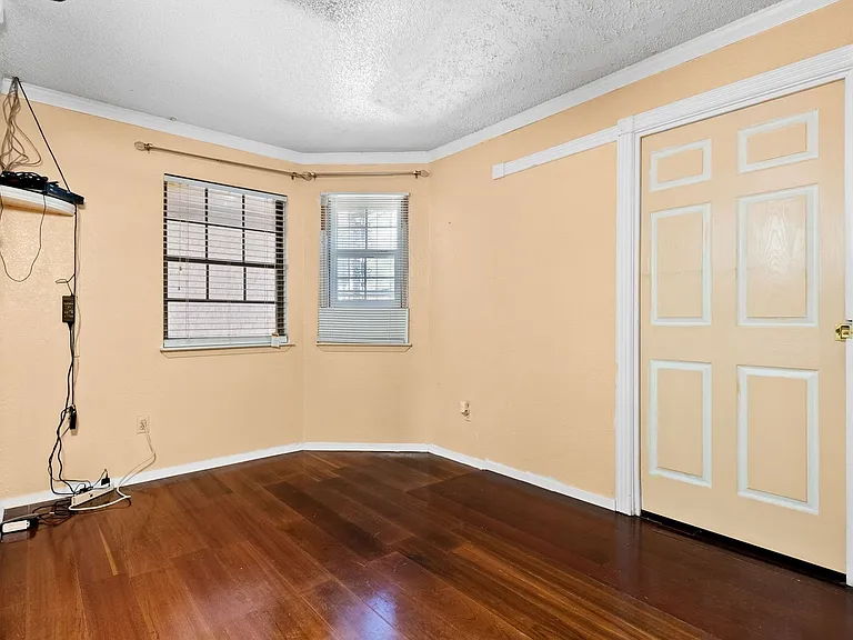 2407 Hidden Valley Dr — Photo 14