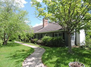 1195 Long Meadow Rd, Northbrook, IL 60062