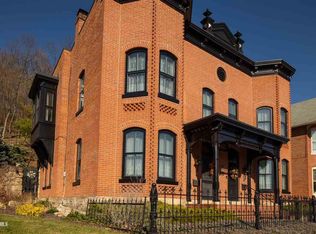200 N Bench St, Galena, IL 61036