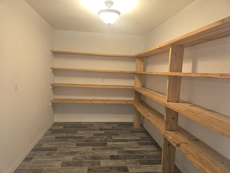 155 S Court St — Photo 5