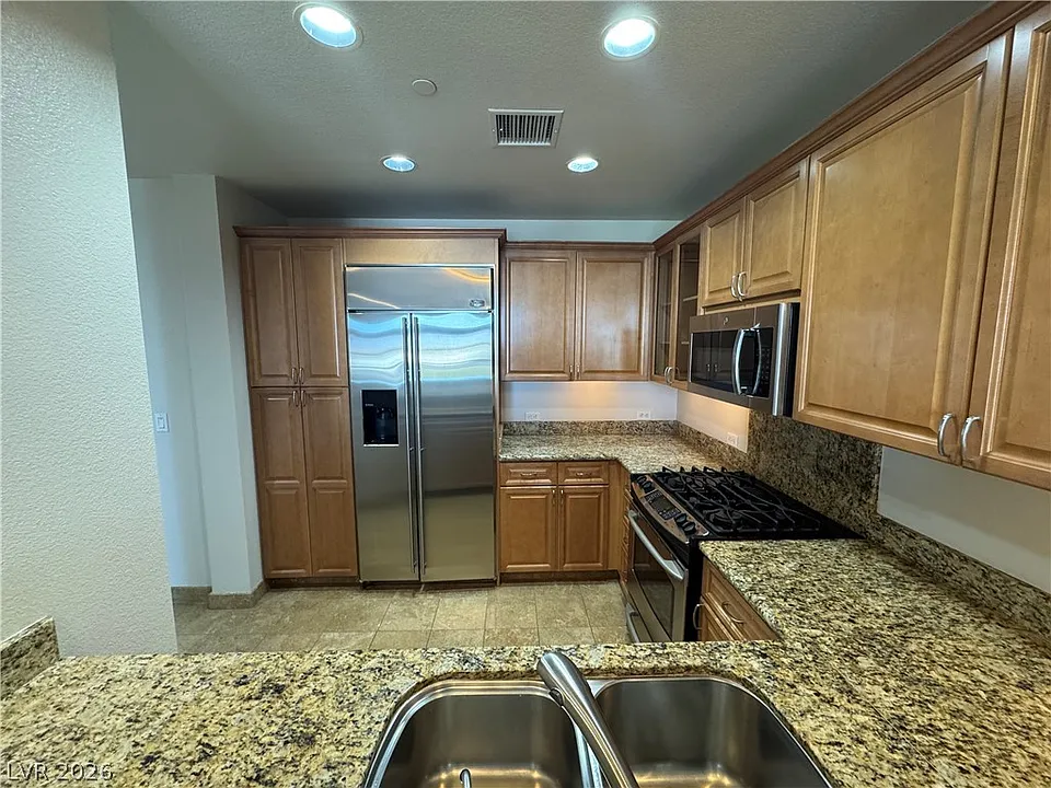 2240 Village Walk Dr #2206