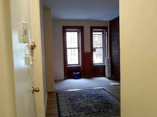 Rented by Compass | media 14