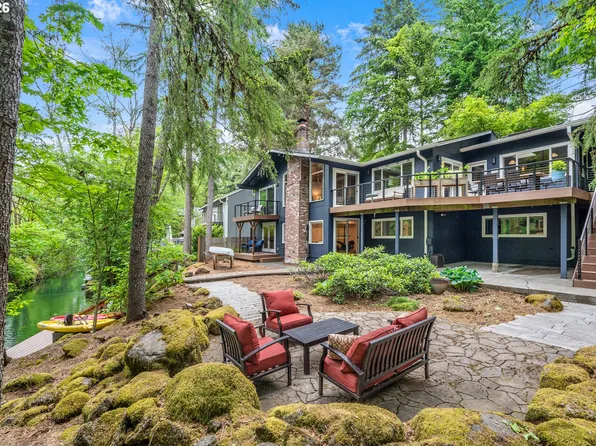 18148 Pioneer Ct, Lake Oswego, OR 97034