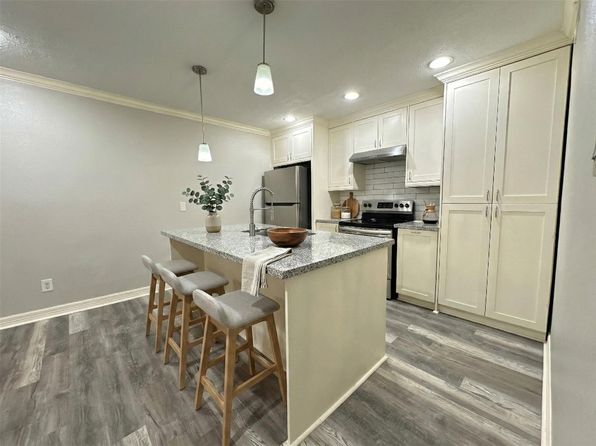 7313 Gulf Fwy APT 903