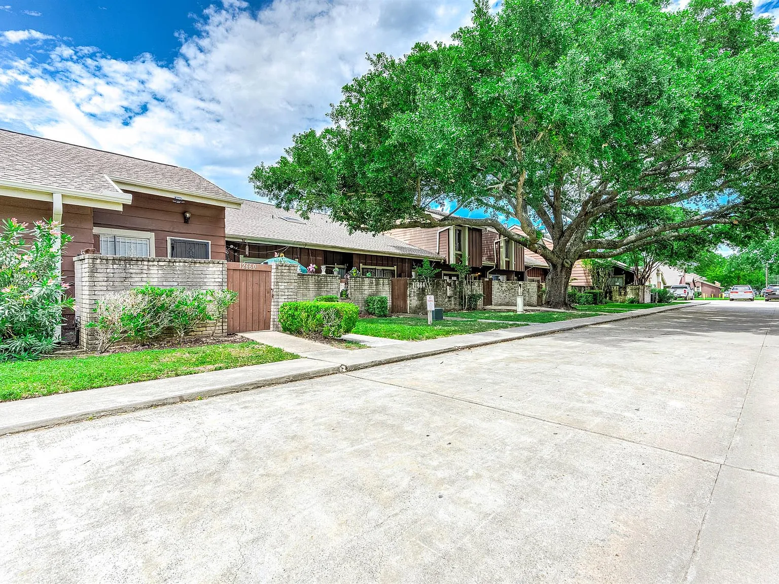 3 bed, 2.5 bath, 1382 sqft, $1,800 — Photo 4