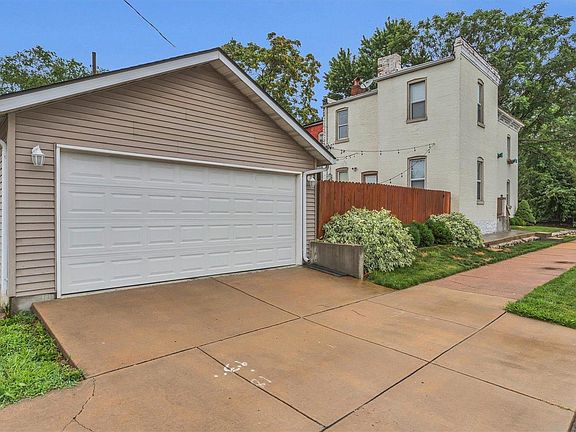 4th image of 2628 Arsenal St