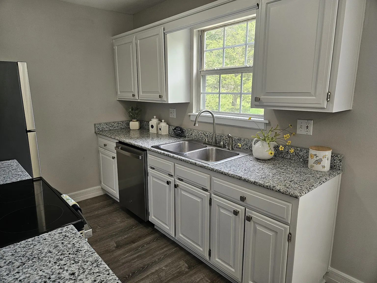 15 Woodsdale Dr — Photo 4
