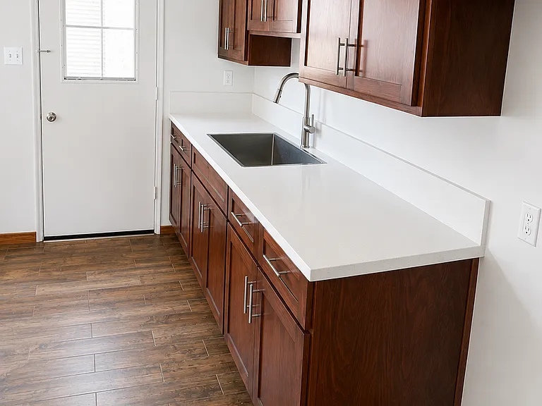 9605 Elizabeth Ave — Photo 1
