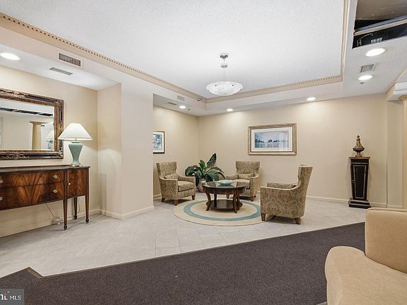 3rd image of 14805 Pennfield Cir APT 304