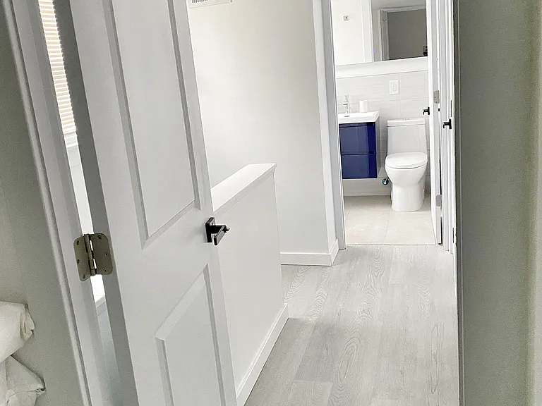 W 46th Pl — Photo 8