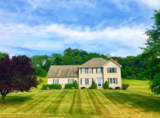 27 Carousel Dr, Portland, CT 06480