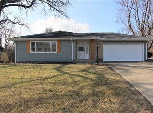 7205 Sunset Dr, Clinton, IL 61727