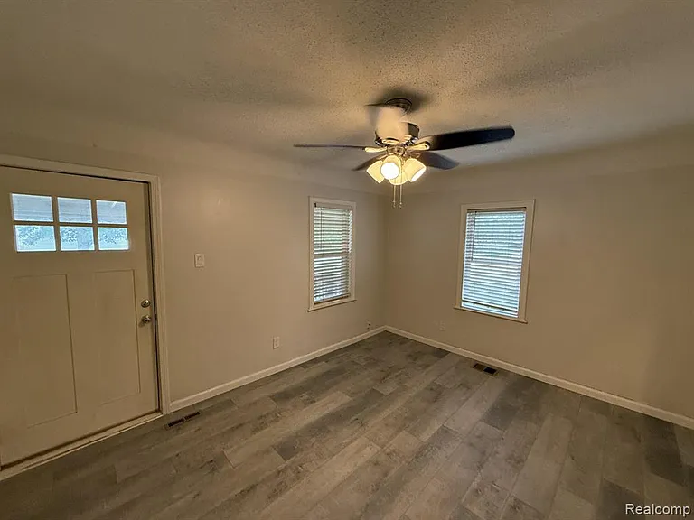 29559 Norfolk St — Photo 3