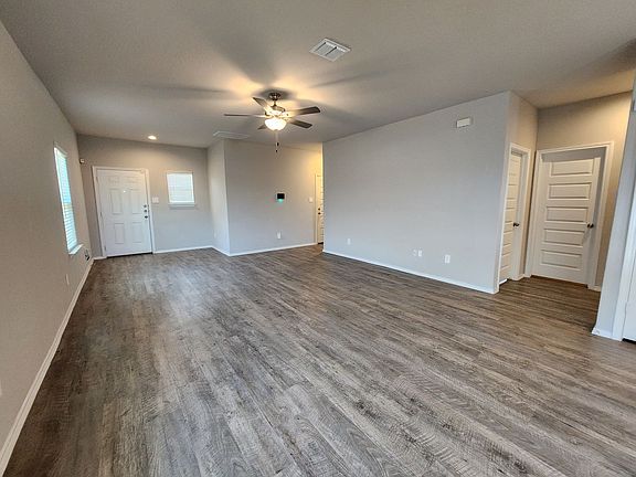 4th image of 1137 Gracie Way