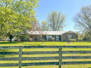 9495 Versailles Rd, Rockvale, TN 37153