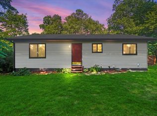 14524 Hill Ct, Anamosa, IA 52205