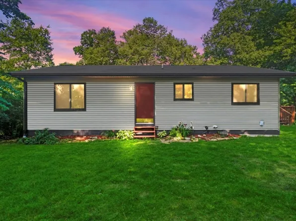14524 Hill Ct, Anamosa, IA 52205